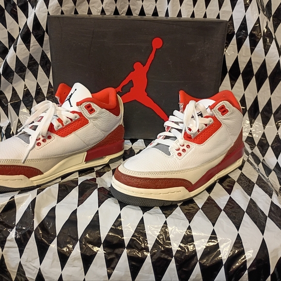 Jordan Air White and Red Athletic Shoes main image 4